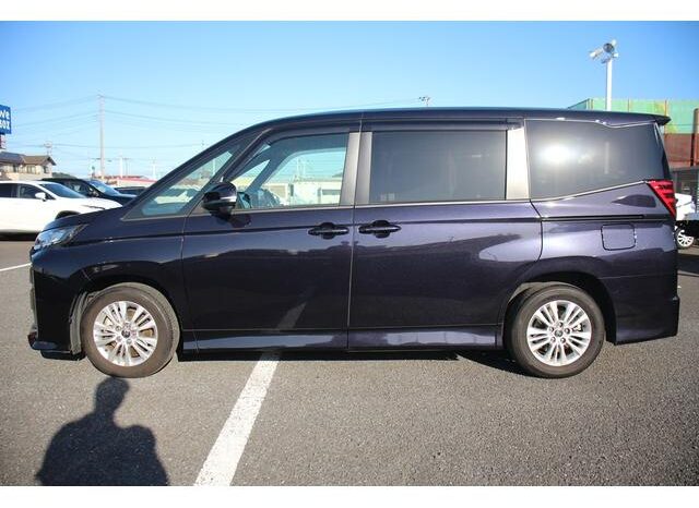 
								TOYOTA NOAH 2022 full									