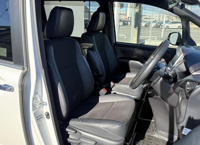 
								TOYOTA NOAH 2018 full									