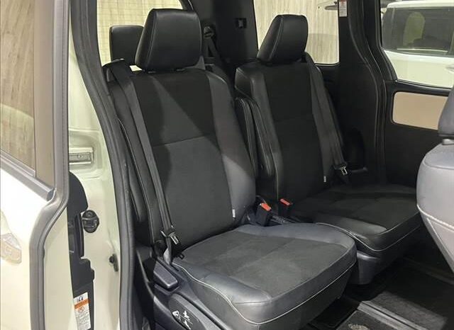 
								TOYOTA NOAH 2018 full									