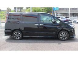 TOYOTA NOAH 2019