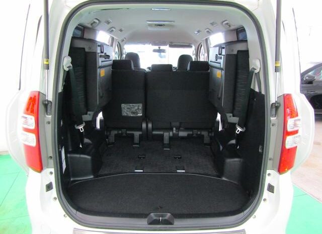 
								TOYOTA NOAH 2012 full									