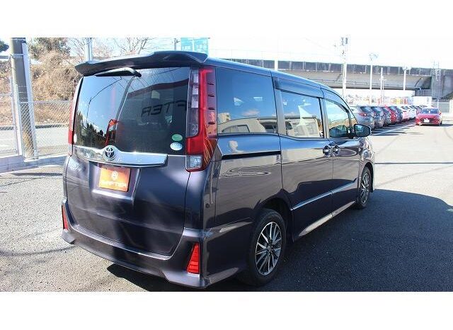 
								TOYOTA NOAH 2014 full									
