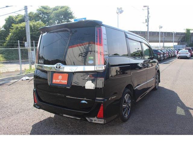 
								TOYOTA NOAH 2017 full									