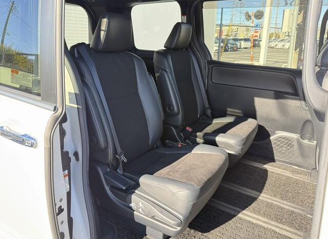 
								TOYOTA NOAH 2018 full									