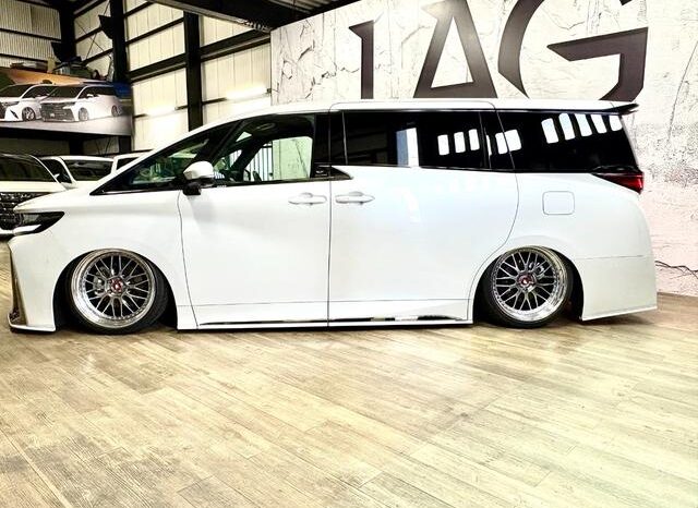 
								TOYOTA VELLFIRE 2023 full									