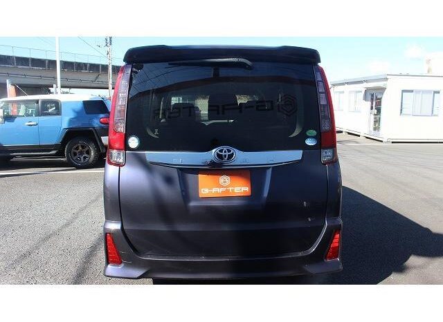
								TOYOTA NOAH 2014 full									