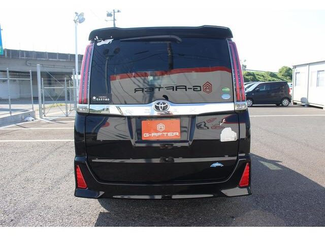 
								TOYOTA NOAH 2017 full									