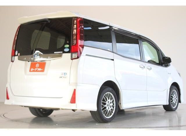 
								TOYOTA NOAH 2017 full									