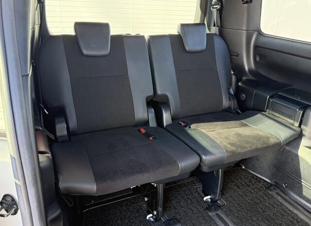 
								TOYOTA NOAH 2018 full									