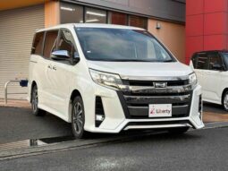 TOYOTA NOAH 2020