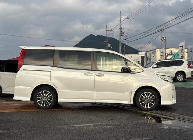 
								TOYOTA NOAH 2014 full									