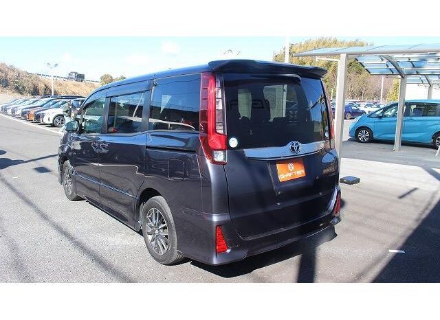 
								TOYOTA NOAH 2014 full									