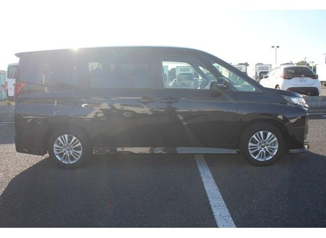 
								TOYOTA NOAH 2022 full									