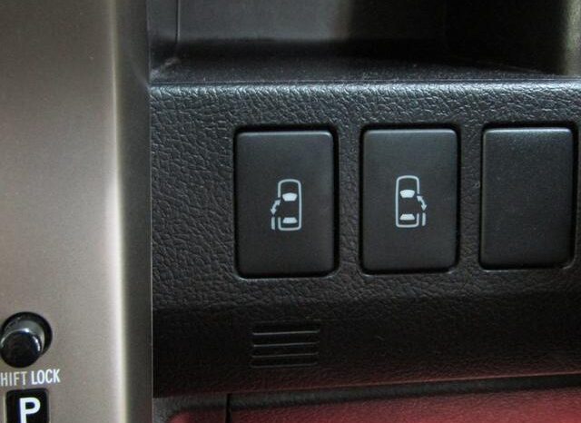 
								TOYOTA NOAH 2012 full									