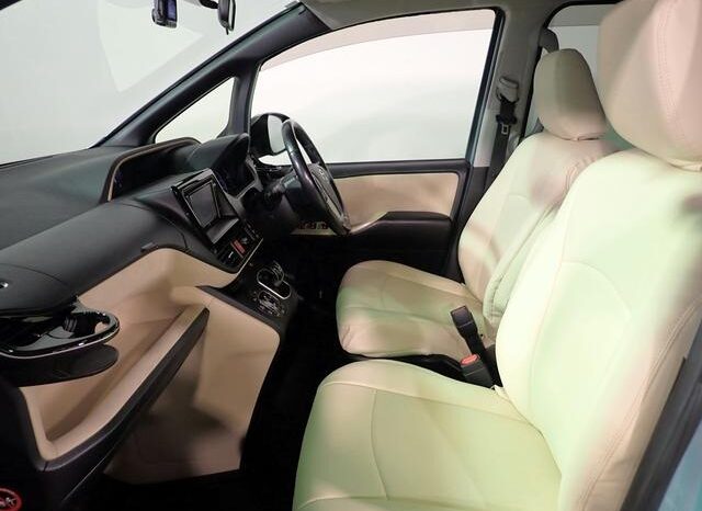 
								TOYOTA NOAH 2014 full									