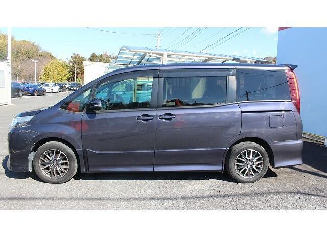 
								TOYOTA NOAH 2014 full									