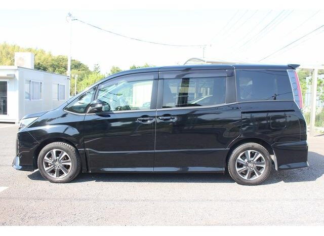 
								TOYOTA NOAH 2017 full									