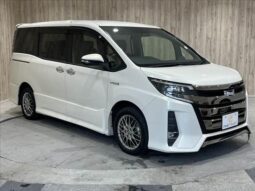 TOYOTA NOAH 2018