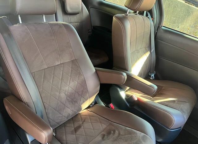 
								TOYOTA ESTIMA 2017 full									