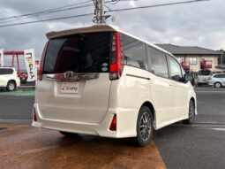 
										TOYOTA NOAH 2014 full									