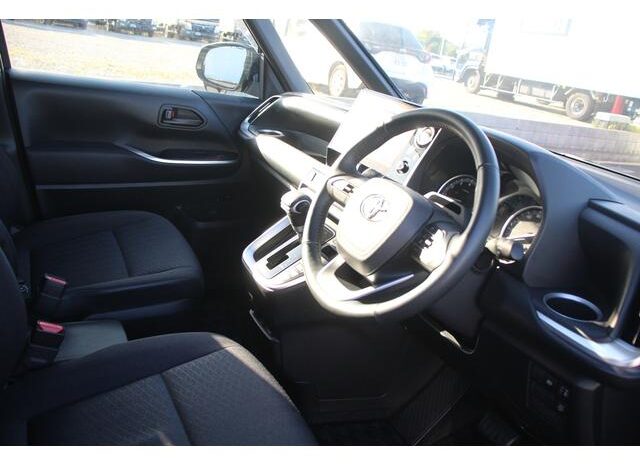 
								TOYOTA NOAH 2022 full									