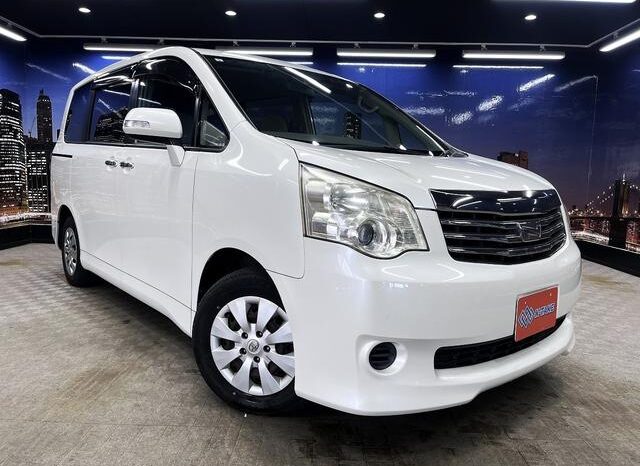 
								TOYOTA NOAH 2011 full									