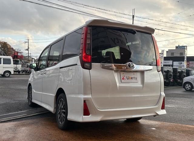 
								TOYOTA NOAH 2014 full									