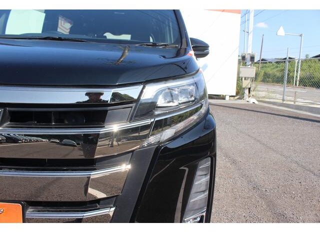 
								TOYOTA NOAH 2017 full									