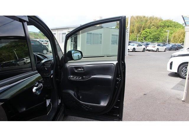 
								TOYOTA NOAH 2019 full									