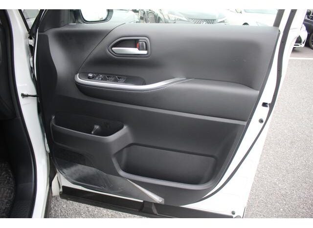 
								TOYOTA NOAH 2022 full									