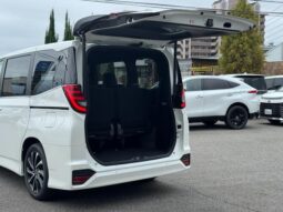 
										TOYOTA NOAH 2025 full									