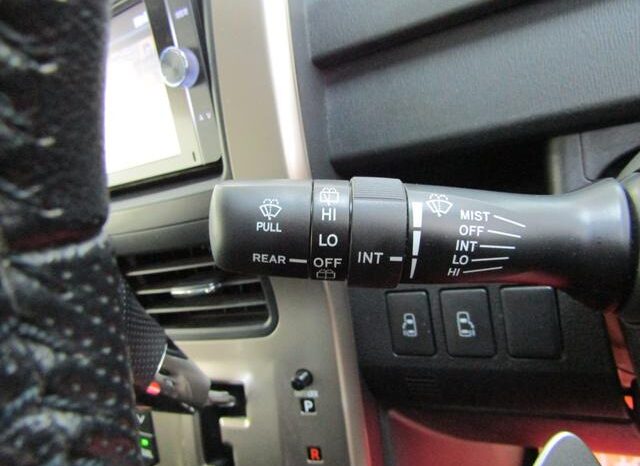 
								TOYOTA NOAH 2012 full									