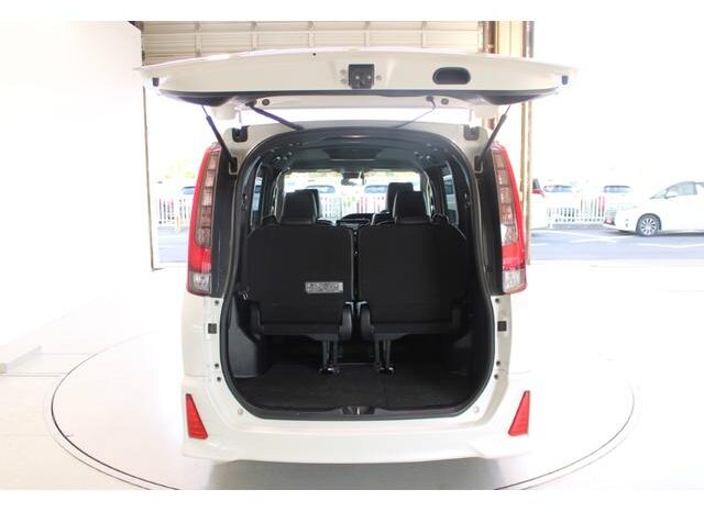 
								TOYOTA NOAH 2017 full									