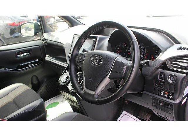 
								TOYOTA NOAH 2019 full									