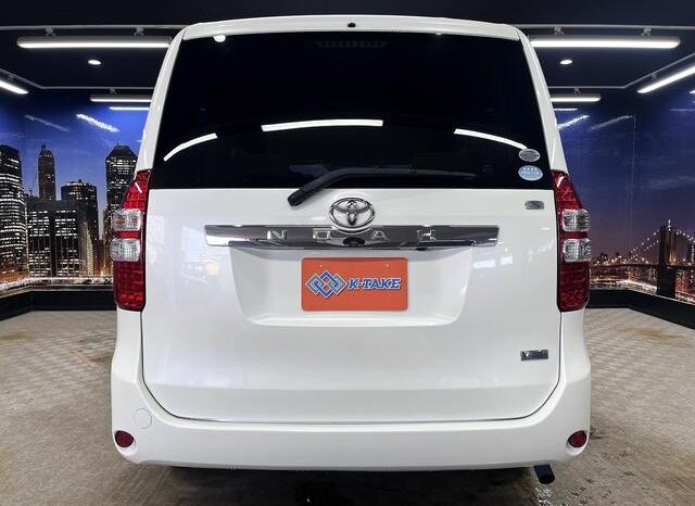 
								TOYOTA NOAH 2011 full									