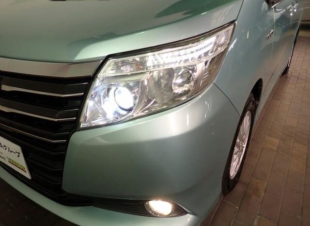 
								TOYOTA NOAH 2014 full									
