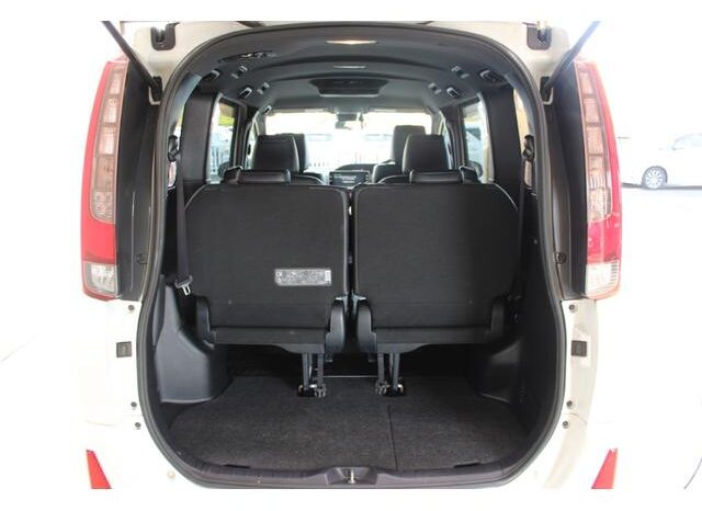 
								TOYOTA NOAH 2017 full									