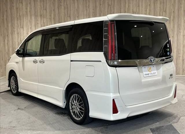 
								TOYOTA NOAH 2018 full									