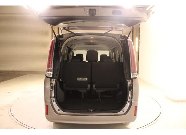 
								TOYOTA NOAH 2019 full									