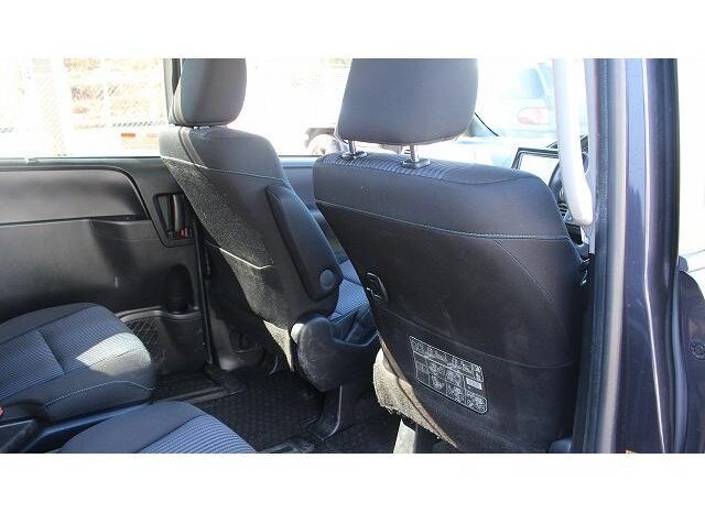 
								TOYOTA NOAH 2014 full									