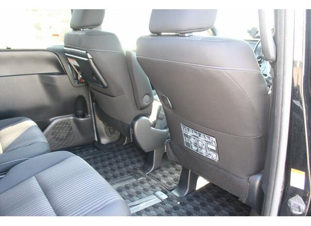 
								TOYOTA NOAH 2017 full									