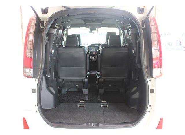 
								TOYOTA NOAH 2017 full									