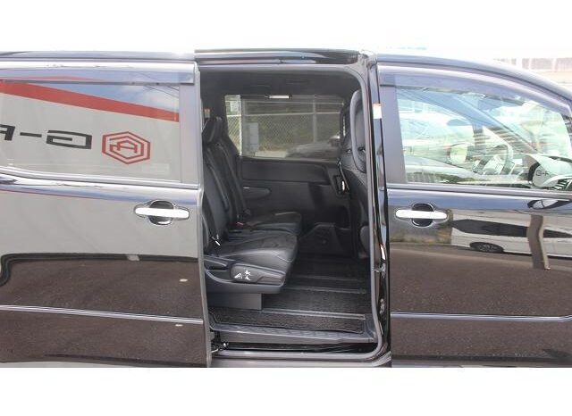 
								TOYOTA NOAH 2019 full									