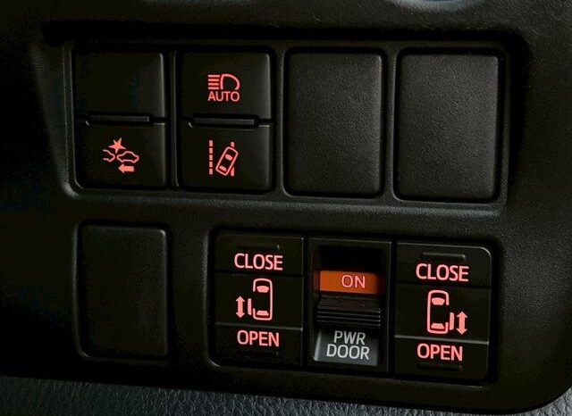 
								TOYOTA NOAH 2017 full									