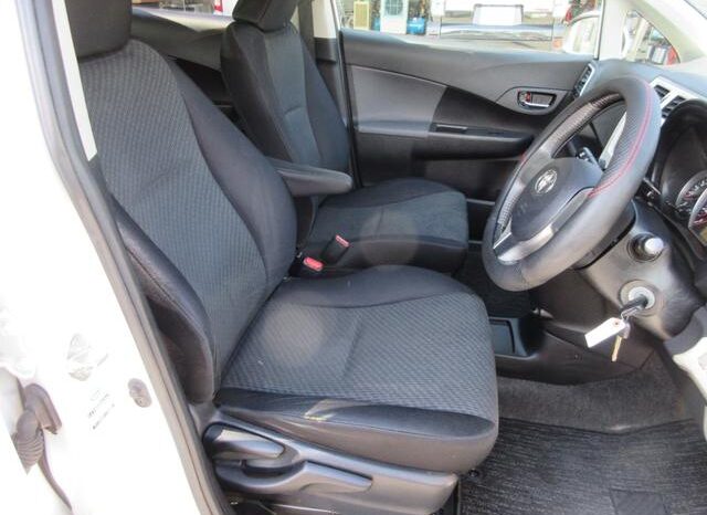 
								TOYOTA RACTIS 2011 full									