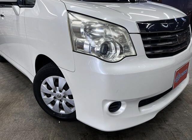 
								TOYOTA NOAH 2011 full									