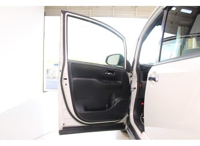 
								TOYOTA NOAH 2017 full									