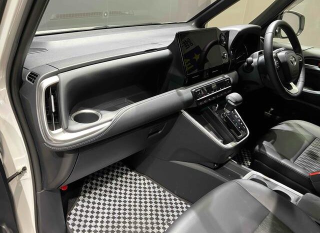 
								TOYOTA NOAH 2024 full									