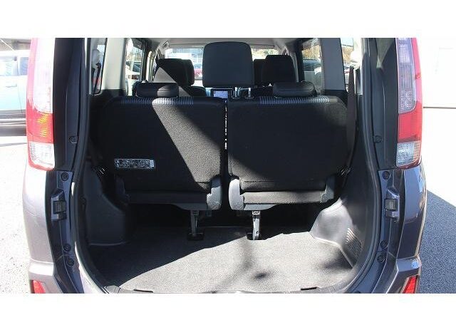 
								TOYOTA NOAH 2014 full									