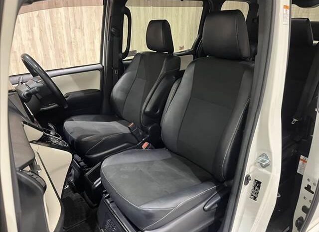 
								TOYOTA NOAH 2018 full									